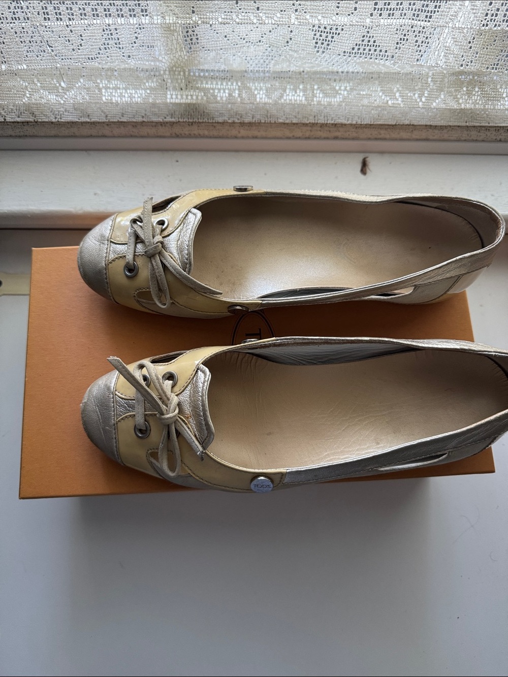Tod's Two-Tone Metallic Silver & Light Beige Leather Ballet Flats